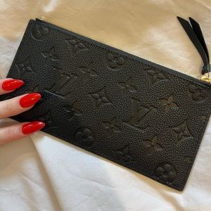 Louis Vuitton change wallet